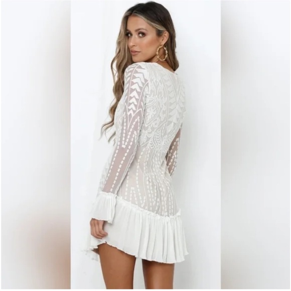NWT Saints + Secrets White Lace Ruffled Mini Dress Medium Long Sleeves AJ0479
